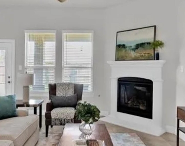 10905 Aledo Lane - Photo Thumbnail 3