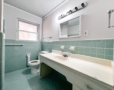 2629 Maverick Avenue - Photo Thumbnail 9