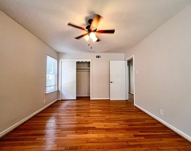 2629 Maverick Avenue - Photo Thumbnail 12