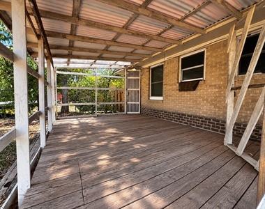 2629 Maverick Avenue - Photo Thumbnail 16