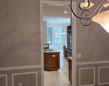 1670 Oak Ridge Drive - Photo Thumbnail 5