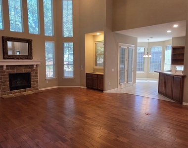 1670 Oak Ridge Drive - Photo Thumbnail 11