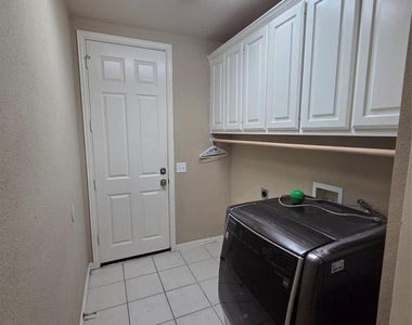1670 Oak Ridge Drive - Photo Thumbnail 18