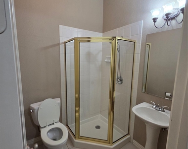 1670 Oak Ridge Drive - Photo Thumbnail 12