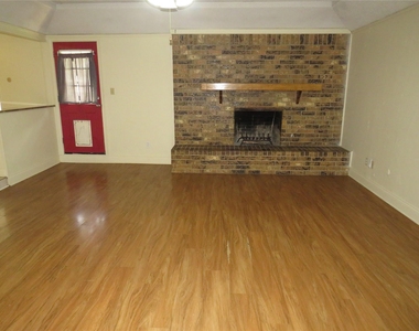 1928 Hurstview Drive - Photo Thumbnail 3