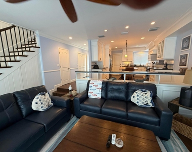 426 Se 17th Terrace - Photo Thumbnail 2