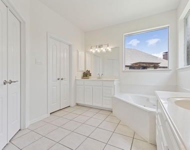 2509 Woodstone Court - Photo Thumbnail 17