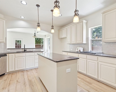 2509 Woodstone Court - Photo Thumbnail 5