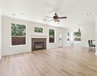 2509 Woodstone Court - Photo Thumbnail 8