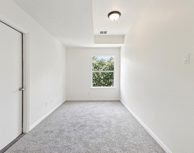 2509 Woodstone Court - Photo Thumbnail 26