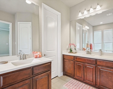 4332 Old Grove Way - Photo Thumbnail 13
