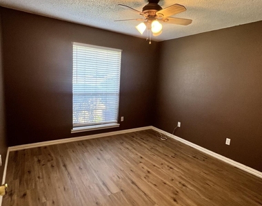 2513 Poppy Lane - Photo Thumbnail 10