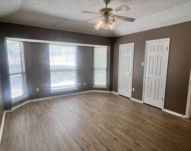 2513 Poppy Lane - Photo Thumbnail 6