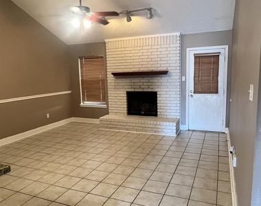 2513 Poppy Lane - Photo Thumbnail 4