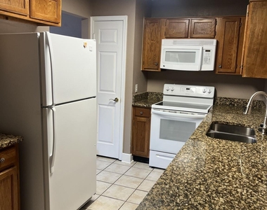 2513 Poppy Lane - Photo Thumbnail 3