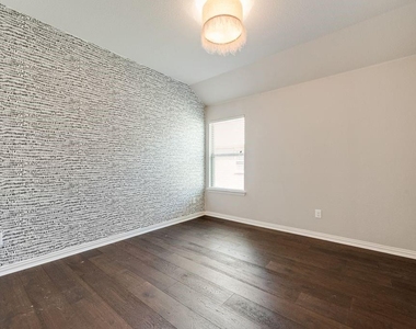 12009 Fairbanks Court - Photo Thumbnail 14