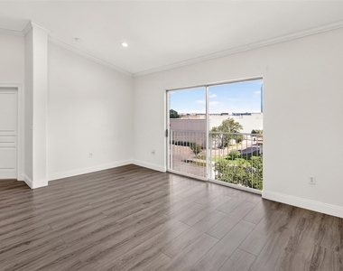 330 Las Colinas Boulevard E - Photo Thumbnail 3