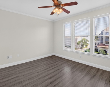 330 Las Colinas Boulevard E - Photo Thumbnail 18