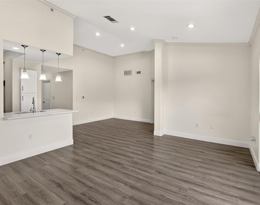 330 Las Colinas Boulevard E - Photo Thumbnail 4