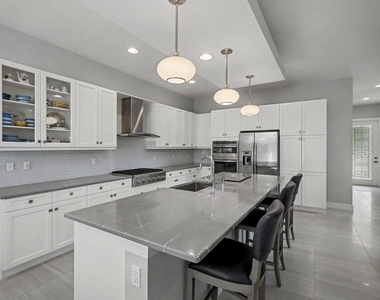 8125 Hobbes Way - Photo Thumbnail 2