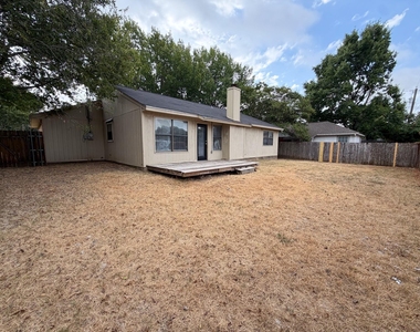 921 Park Place Boulevard - Photo Thumbnail 15