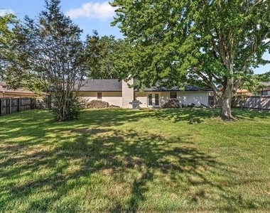 221 Azalea Drive - Photo Thumbnail 25