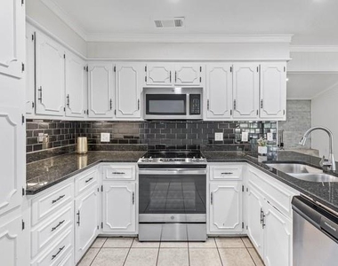 221 Azalea Drive - Photo Thumbnail 8