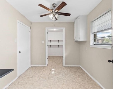 221 Azalea Drive - Photo Thumbnail 12