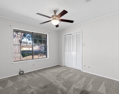 221 Azalea Drive - Photo Thumbnail 22