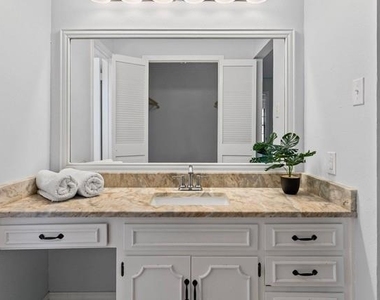 221 Azalea Drive - Photo Thumbnail 17