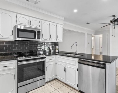 221 Azalea Drive - Photo Thumbnail 9
