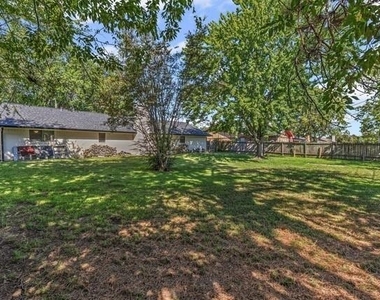 221 Azalea Drive - Photo Thumbnail 24