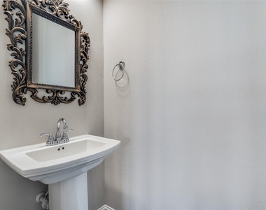 4533 Titus Circle - Photo Thumbnail 20