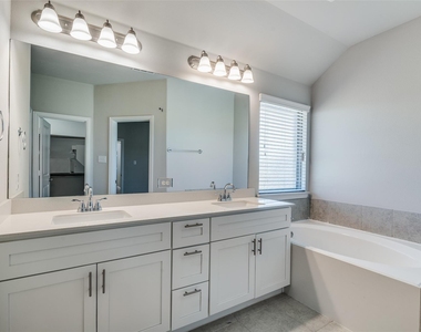 4533 Titus Circle - Photo Thumbnail 13