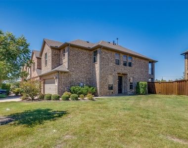 4533 Titus Circle - Photo Thumbnail 2