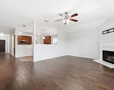 652 Lincoln Avenue - Photo Thumbnail 9