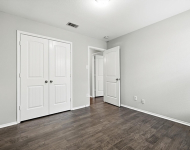 652 Lincoln Avenue - Photo Thumbnail 23
