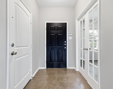 652 Lincoln Avenue - Photo Thumbnail 3