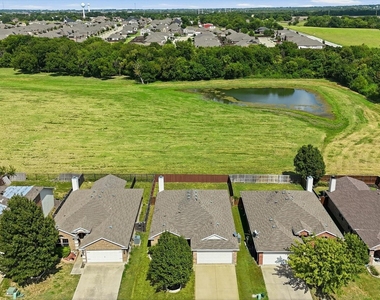 652 Lincoln Avenue - Photo Thumbnail 29