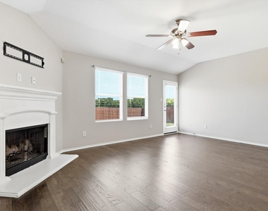652 Lincoln Avenue - Photo Thumbnail 7