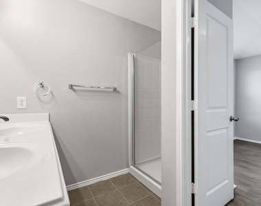 652 Lincoln Avenue - Photo Thumbnail 20