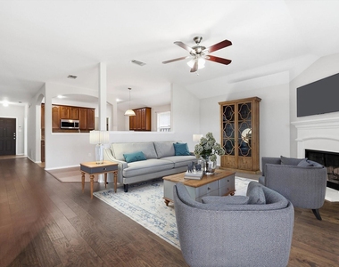 652 Lincoln Avenue - Photo Thumbnail 8