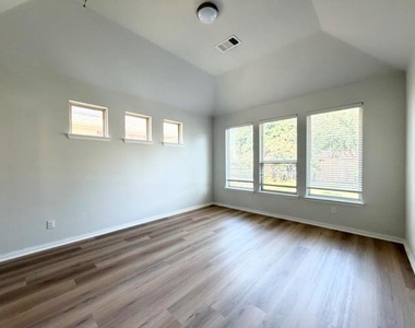5609 Meritage Street - Photo Thumbnail 10