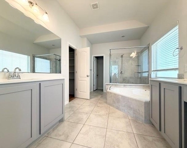 5609 Meritage Street - Photo Thumbnail 14