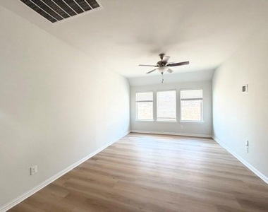 5609 Meritage Street - Photo Thumbnail 28