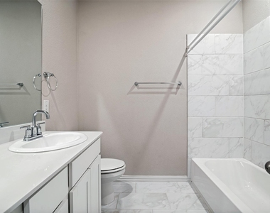 7401 Sunset Boulevard - Photo Thumbnail 23
