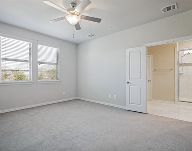7401 Sunset Boulevard - Photo Thumbnail 16