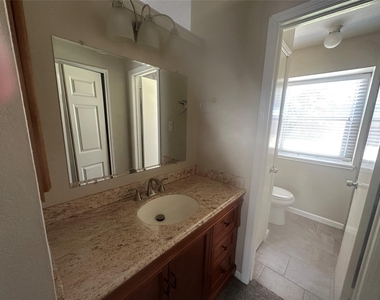 2305 Dalewood Lane - Photo Thumbnail 12