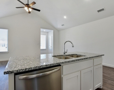 720 W Texas Street - Photo Thumbnail 9