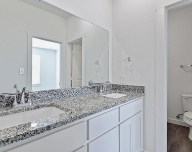 720 W Texas Street - Photo Thumbnail 17